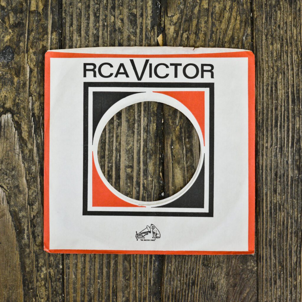 A record sleeve that says rca victor.
