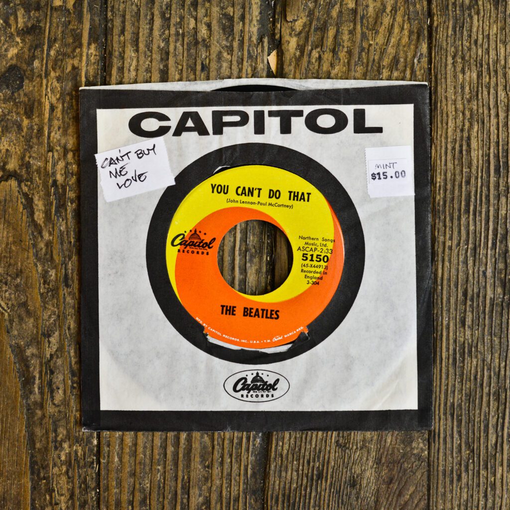 A picture of the capitol records label on a record.